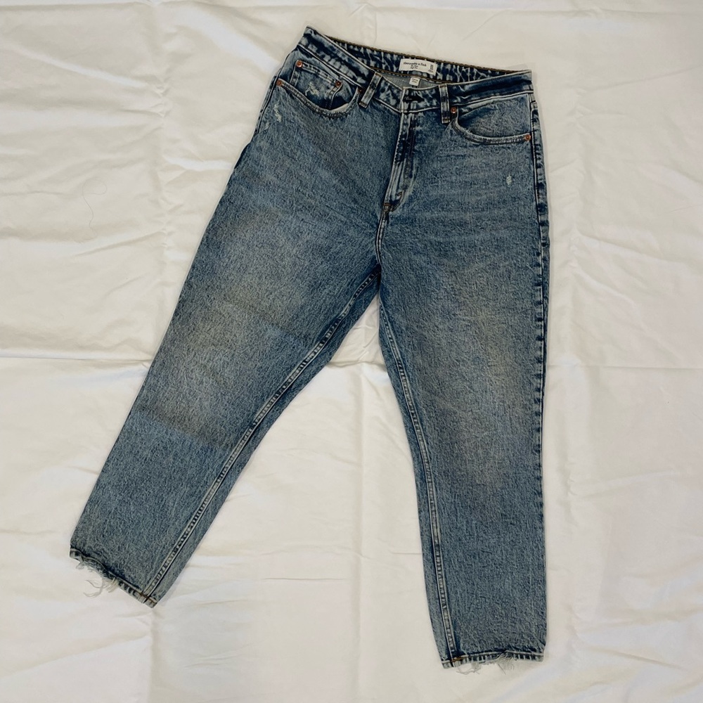 Abercrombie & Fitch High Rise Mom Jeans